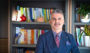 Acıbadem Üniversitesi Beslenme ve Diyetetik Bölümü Başkanı Prof. Dr. Murat Baş, Bitter Çikolata İle İlgili Yeni Araştırmayı Yorumladı:   “Bitter Çikolata Yaşlanmayı Yavaşlatıyor, Ancak Bilinçli Tüketilmeli”