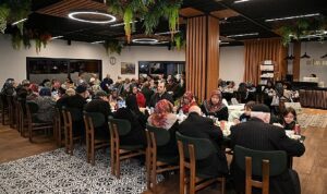 Başkan Kocaman, Ramazan Bereketini Kartepe’nin Çınarlarıyla Paylaştı