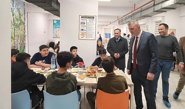 Başkan Sezer Ramazan Bereketini Gölcüklülerle Paylaşıyor