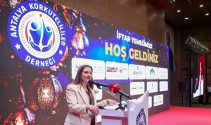 Başkan Vekili Özdemir Korkutelililerle iftarda bir araya geldi