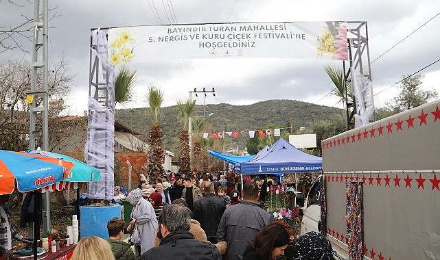 Bayındır’da Nergis ve Kuru Çiçek Sevgisi Engel Tanımadı: Vatandaşlar Üreticiyi Yalnız Bırakmadı