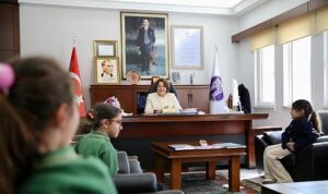Didimli Öğrenciler Yerel Yönetimi Başkan Hatice Gençay’dan Dinledi