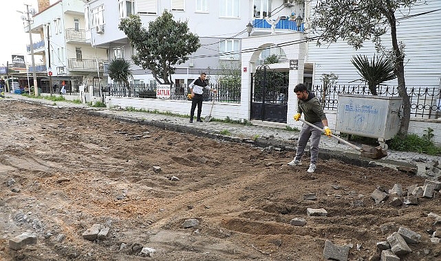 Edremit Belediyesi’nden İkizçay Mahallesi’nde yoğun yol mesaisi