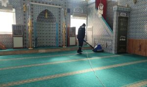 Kandıra Belediyesi Ramazanla Birlikte Camilerde Temizlik Seferberliği Başlattı