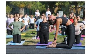 Karşıyaka Belediyesi’nden 14 Şubat’a özel yoga etkinliği