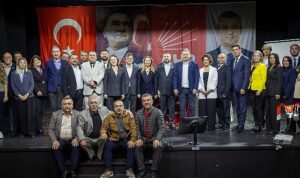 Romanların sesi Konak’tan yükseldi
