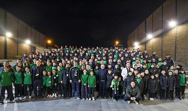 Başkan Büyükakın, Hodri Meydan İftarı’nda konuştu:     “Kocaelispor çok daha iyi yerlerde olacak”
