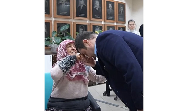 Başkan Övünç Demir ile Cemile Teyzenin  Duygulandıran Buluşması Milyonlara Ulaştı