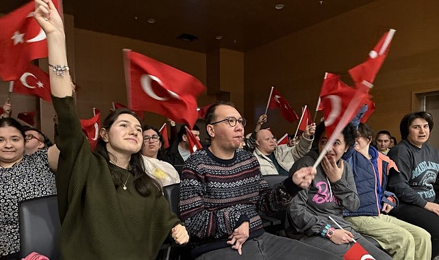 Beyaz Kalpler, Mehmet Akif Ersoy’u andı
