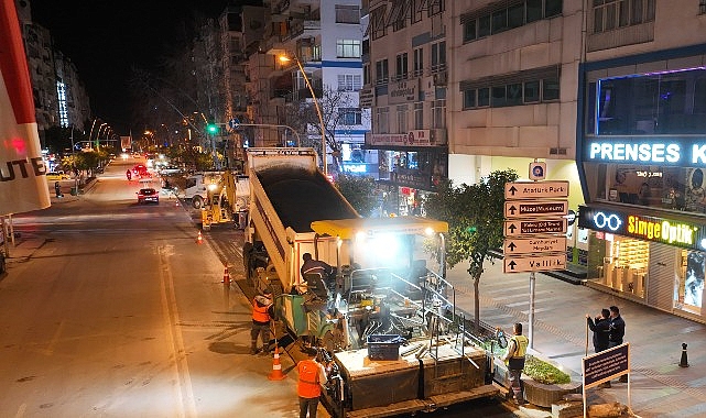 Büyükşehir Belediyesi’nin asfalt çalışmaları sürüyor