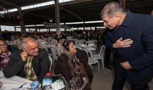 Büyükşehir’in gönül sofrası bu kez Menemen’de kuruldu