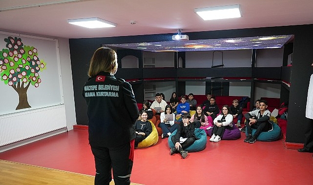 Deprem Haftası’nda dayanıklı bina modelleri inşa ettiler
