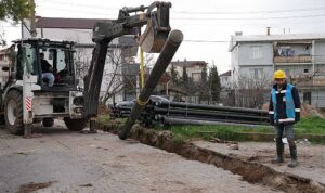 Derince’de Altyapı Çalışmaları Tüm Hızıyla Sürüyor