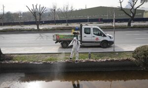 Keçiören’de Larva Mücadelesi ve Bordo Bulamacı Uygulamaları Aralıksız Devam Ediyor