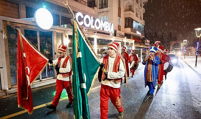 Mehteran Takımı Marşlar Çalarak Osmanlı Geleneğini Sürdürüyor