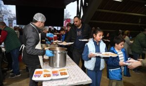 Osmangazi Belediyesi 1050 Konutlar’da Birlik Sofrası Kurdu