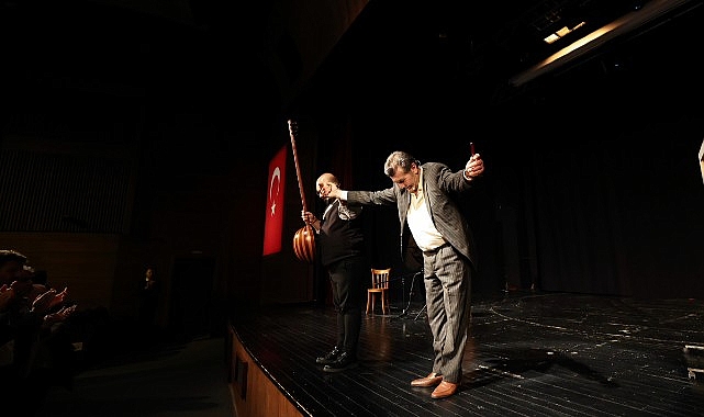 ‘Veli’nin Oğlu Orhan’ Küçükçekmece’de Seyirciyle Buluştu