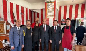 Başkan Altay, Başkan Kılca, Başkan Kavuş, Karaman Caddesi’nde Esnaf ve Vatandaşlarla Buluştu