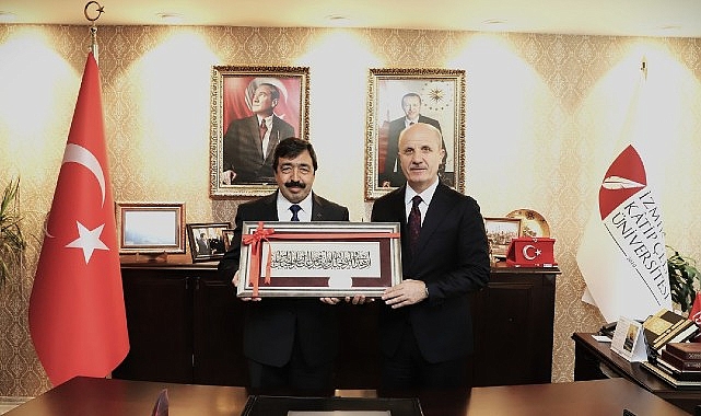 Başkan Prof. Dr. Erol Özvar, İKÇÜ’yü Ziyaret Etti