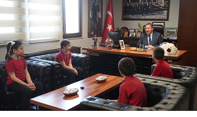 Başkanlık Koltuğuna Mehmet Emir Yiğit Oturdu