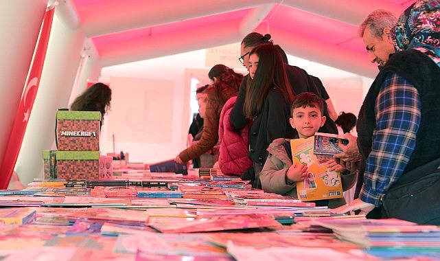 Bayraklı’da Çocuk Kitap Şenliği Yoğun İlgi Gördü