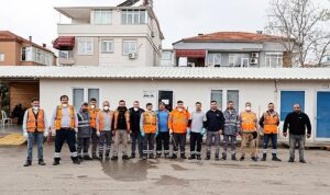 Büyükşehir toplu ulaşım araçlarını titizlikle temizliyor