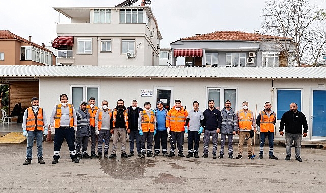 Büyükşehir toplu ulaşım araçlarını titizlikle temizliyor