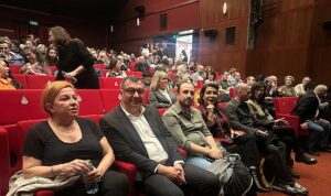 Çocuk Eğitim Birimi Mezunları Kendi Yazdıkları Oyunla Sahneye Çıktı