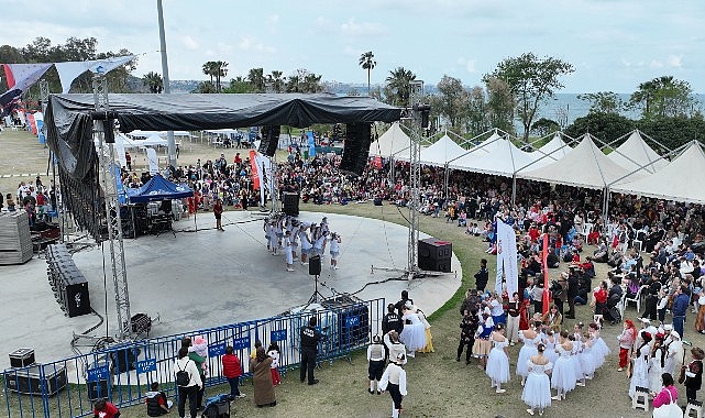 Çocuk Festivali Galası renkli görüntülere sahne oldu