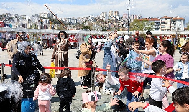 Çocuklar gülsün, bu neşe sürsün
