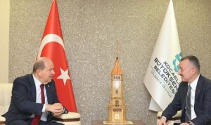 Ersin Tatar, Başkan Büyükakın’a konuk oldu