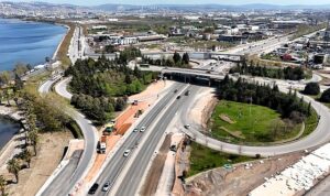 İzmit sahil bağlantı kolu trafiğe kapatılıyor