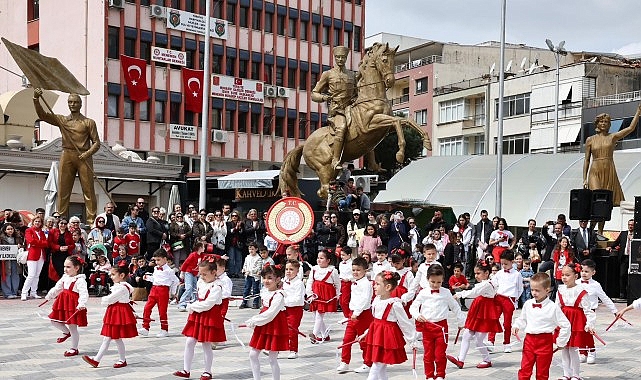 Menemen’de coşkulu kutlama