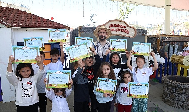 Minik eller hamur yoğurdu, köy yaşamını öğrendi