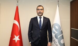 Moda endüstrisi iki koldan pazarlama atağına geçti