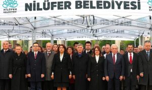 Nilüfer, 23 Nisan’ı Cumhuriyet Meydanı’nda kutladı
