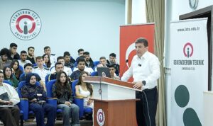 Prof. Dr. Murat Yalçıntaş, “Yeni Altay’ın Bilinmeyen Hikayesi” kitabını üniversiteliler için imzaladı