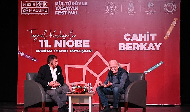 Usta Sanatçı Cahit Berkay Manisalılarla Buluştu
