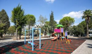 Gaziemir’in parklarında bakım ve yenileme çalışması